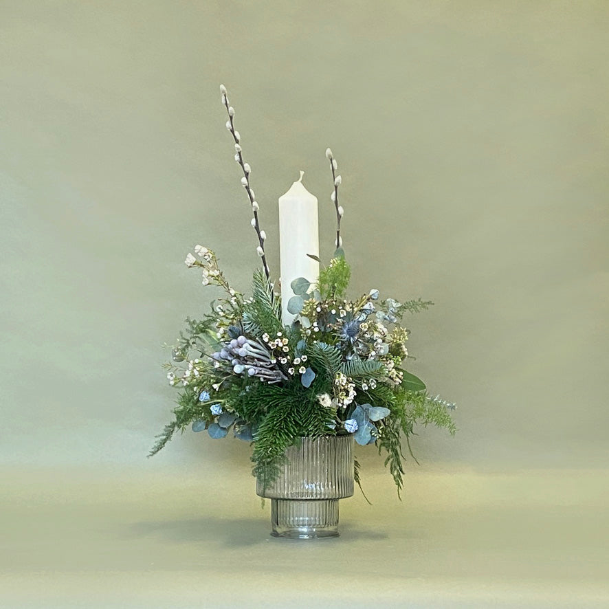 White christmas flower arrangements outlet