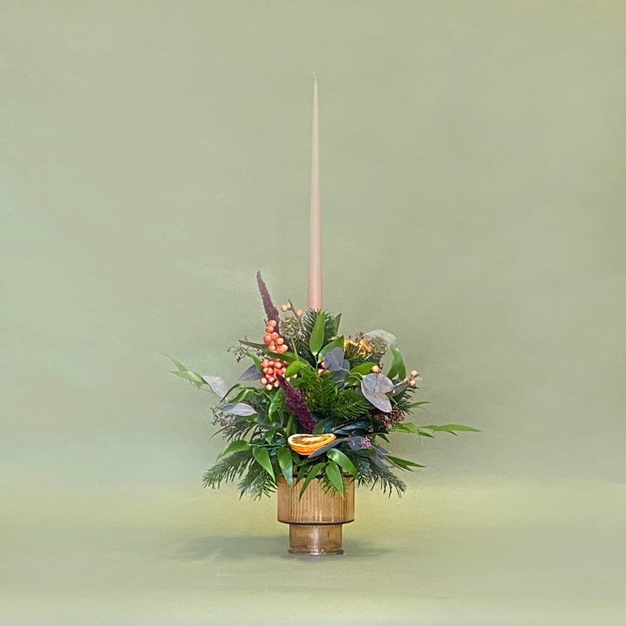 Christmas Pudding Arrangement with 1 dinner candle